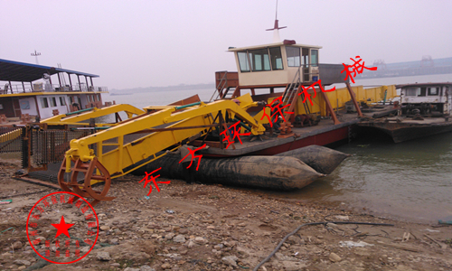 湖南湘江管委會訂購的DFBJ-180型水面垃圾清理船【新聞視頻】
